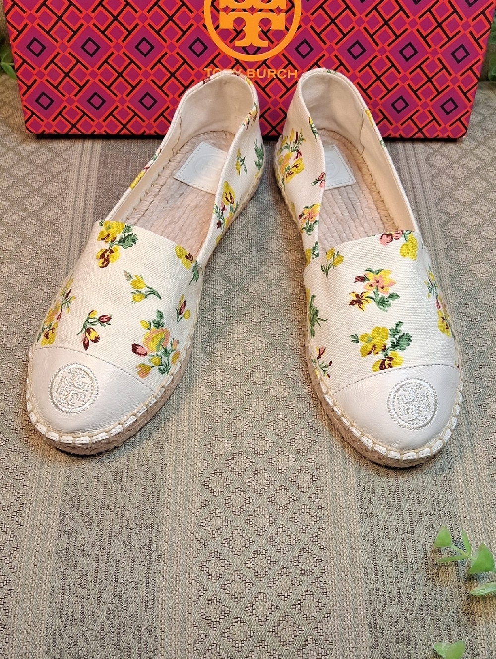 NIB Tory Burch Floral Espadrille Flats #86326 - Picture 4 of 15